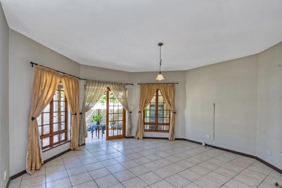 4 Bedroom Property for Sale in Kyalami Hills Gauteng