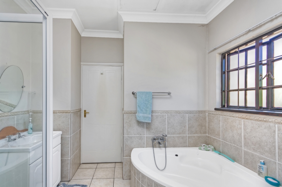 4 Bedroom Property for Sale in Kyalami Hills Gauteng