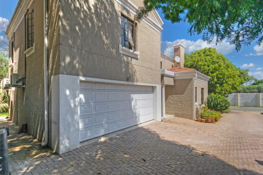 4 Bedroom Property for Sale in Kyalami Hills Gauteng