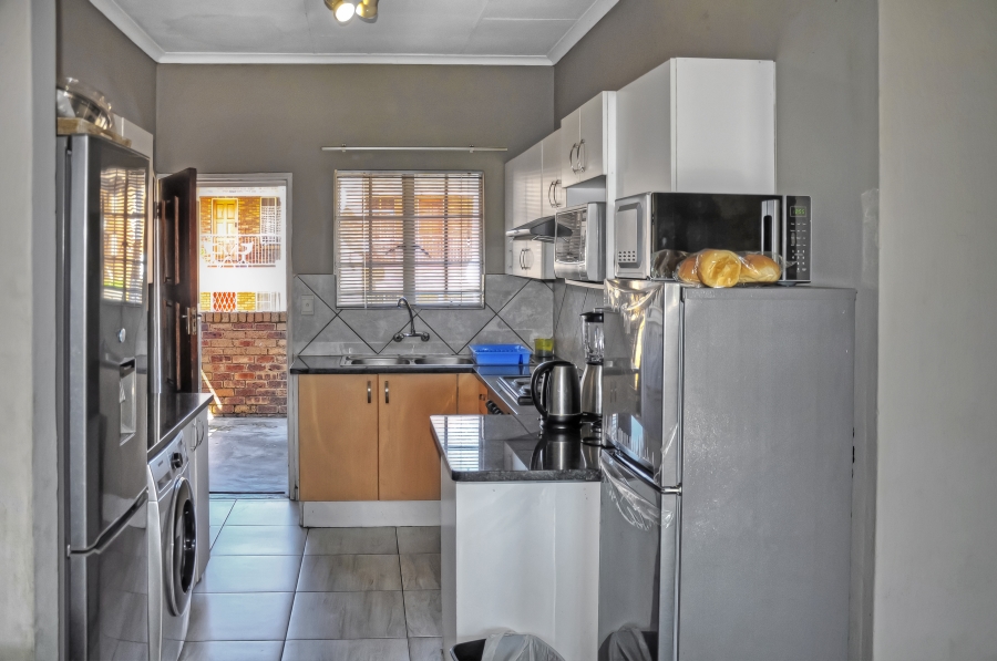 2 Bedroom Property for Sale in Erand Gardens Gauteng