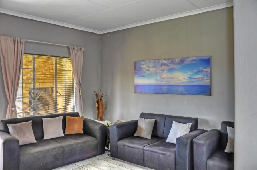2 Bedroom Property for Sale in Erand Gardens Gauteng