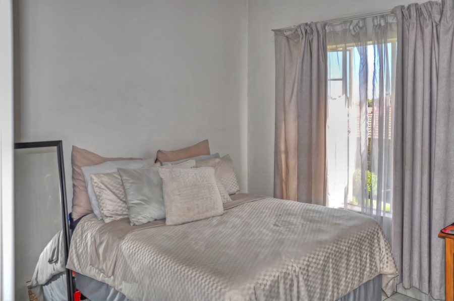 2 Bedroom Property for Sale in Erand Gardens Gauteng