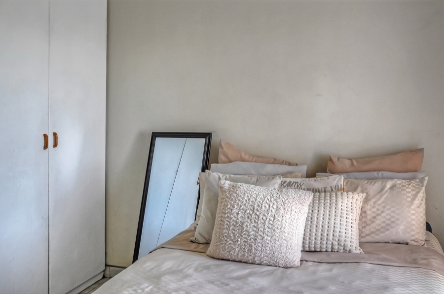 2 Bedroom Property for Sale in Erand Gardens Gauteng