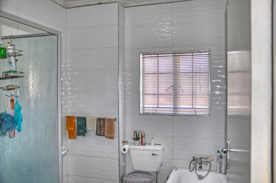 2 Bedroom Property for Sale in Erand Gardens Gauteng