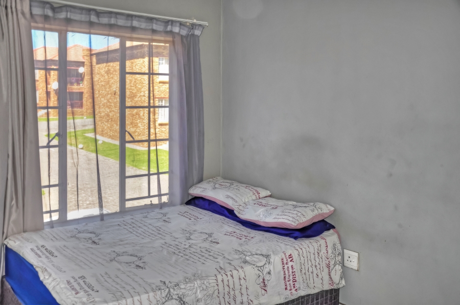 2 Bedroom Property for Sale in Erand Gardens Gauteng