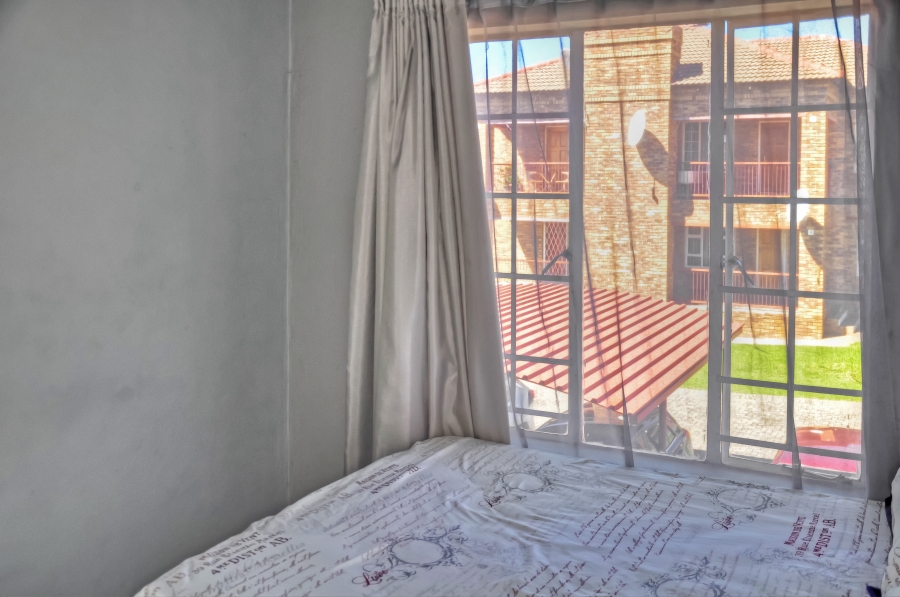 2 Bedroom Property for Sale in Erand Gardens Gauteng