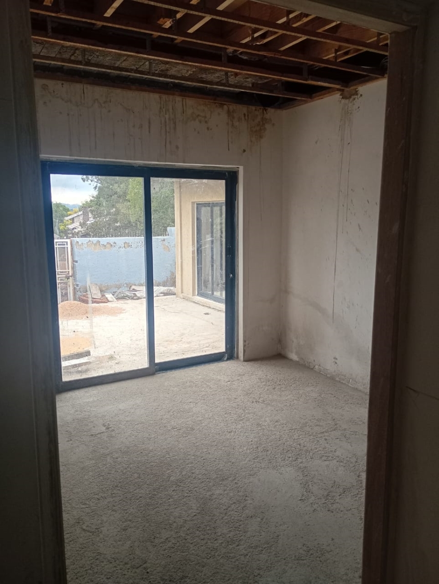 4 Bedroom Property for Sale in Mondeor Gauteng