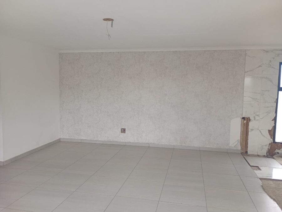 4 Bedroom Property for Sale in Mondeor Gauteng