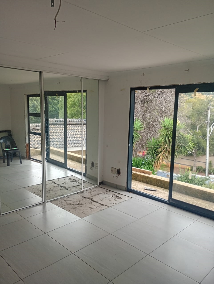 4 Bedroom Property for Sale in Mondeor Gauteng