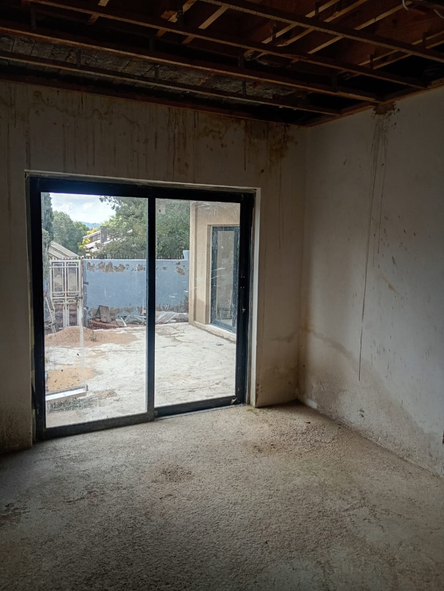 4 Bedroom Property for Sale in Mondeor Gauteng