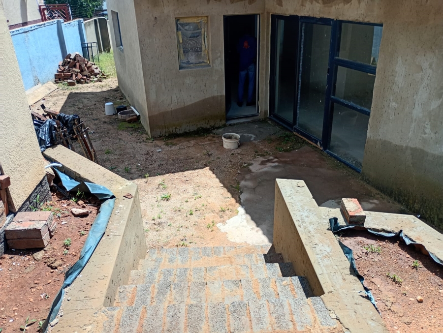 4 Bedroom Property for Sale in Mondeor Gauteng