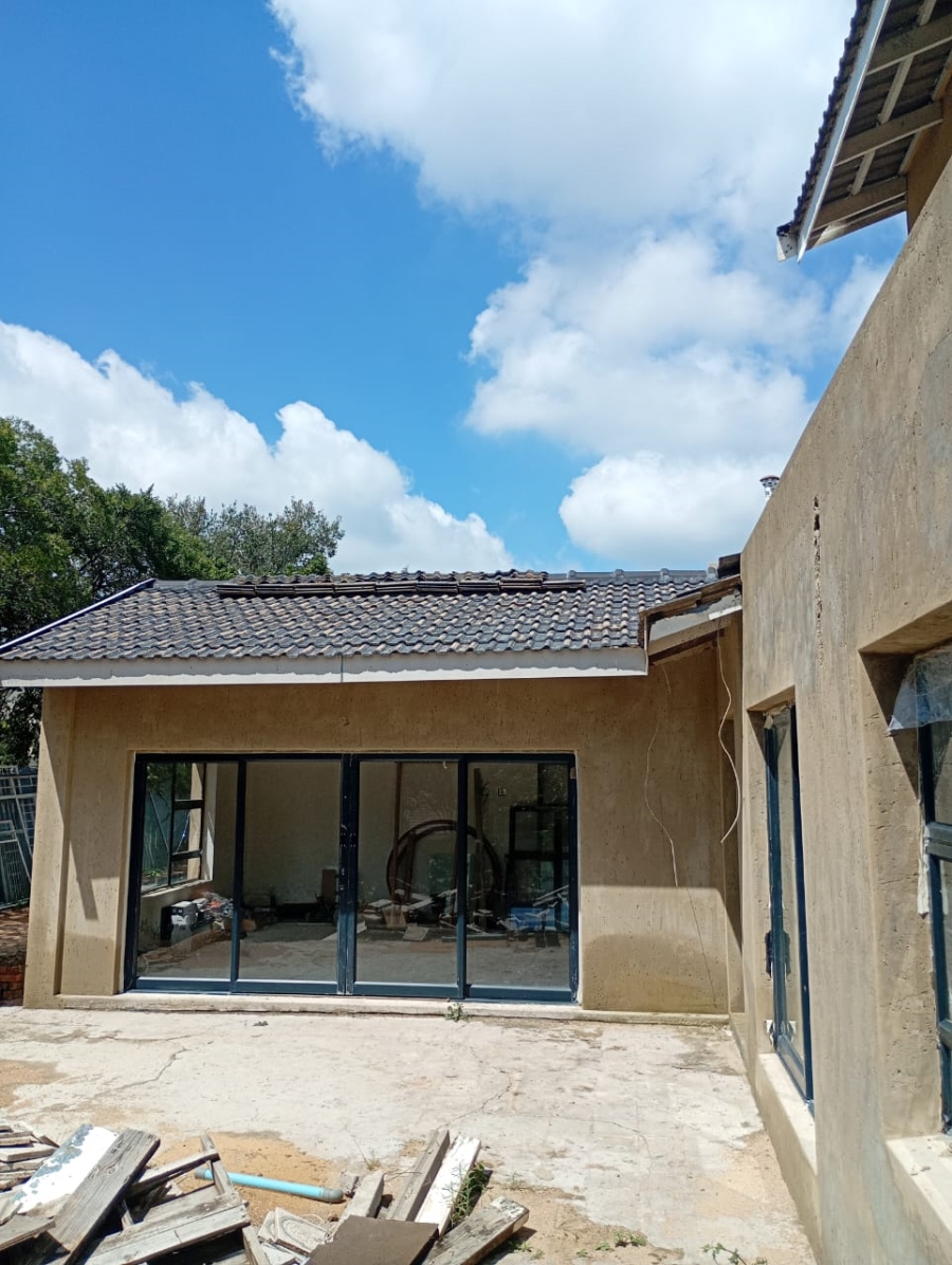 4 Bedroom Property for Sale in Mondeor Gauteng