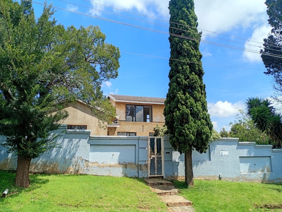 4 Bedroom Property for Sale in Mondeor Gauteng