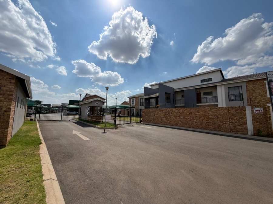 2 Bedroom Property for Sale in Protea Glen Gauteng