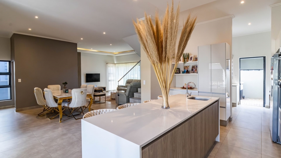 3 Bedroom Property for Sale in Aspen Hills Gauteng