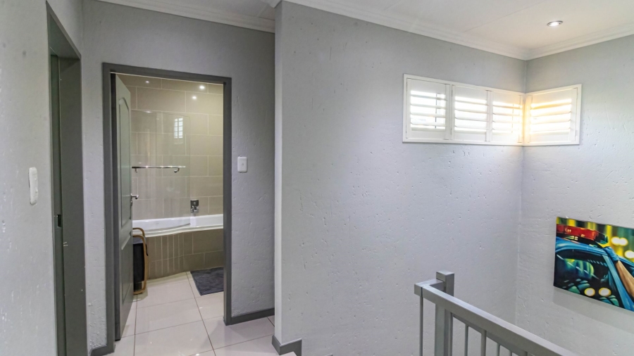 3 Bedroom Property for Sale in Eye of Africa Gauteng