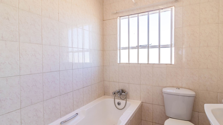 2 Bedroom Property for Sale in Mondeor Gauteng