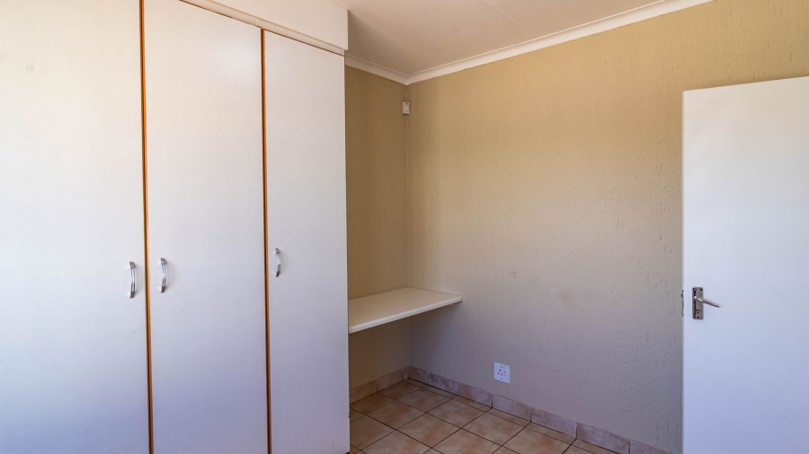2 Bedroom Property for Sale in Mondeor Gauteng