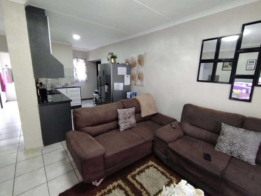 To Let 3 Bedroom Property for Rent in Cloverdene Gauteng