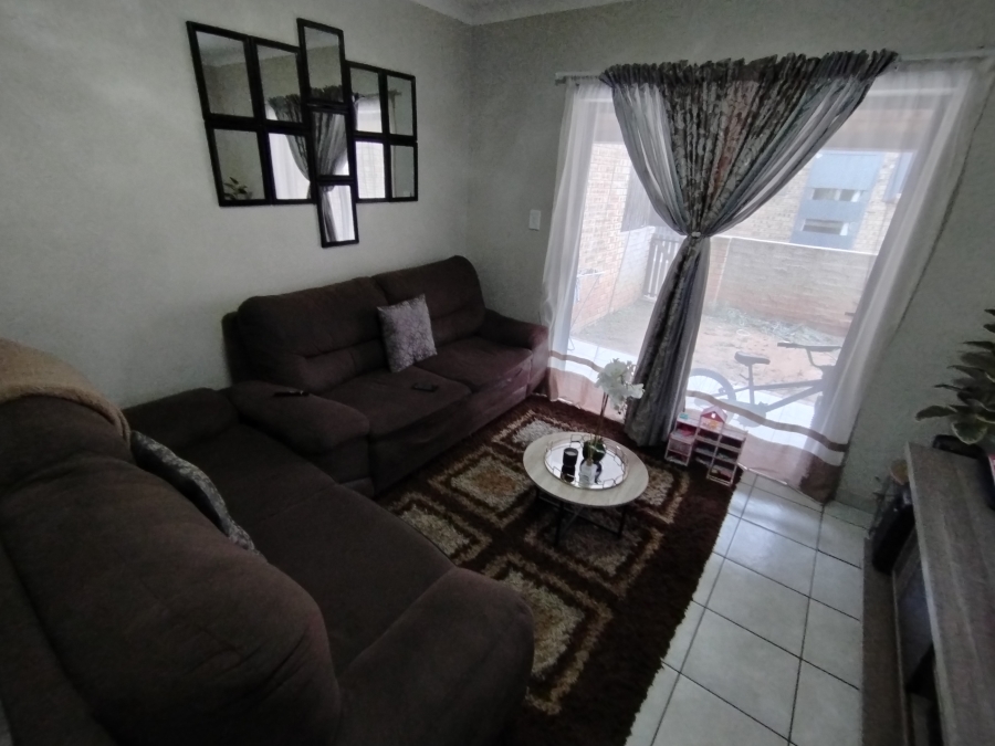 To Let 3 Bedroom Property for Rent in Cloverdene Gauteng