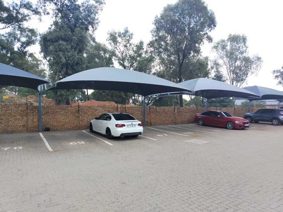 To Let 3 Bedroom Property for Rent in Cloverdene Gauteng