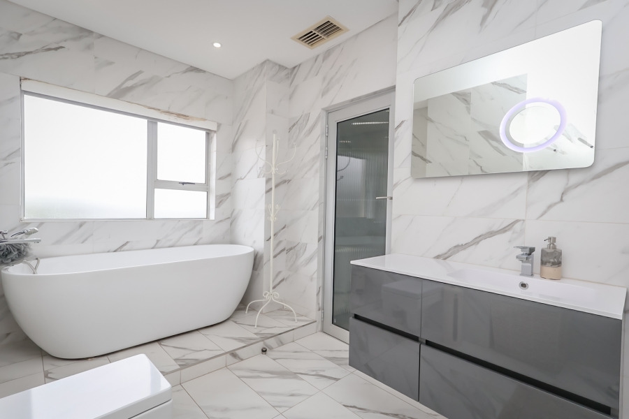 3 Bedroom Property for Sale in Hurlingham Gauteng