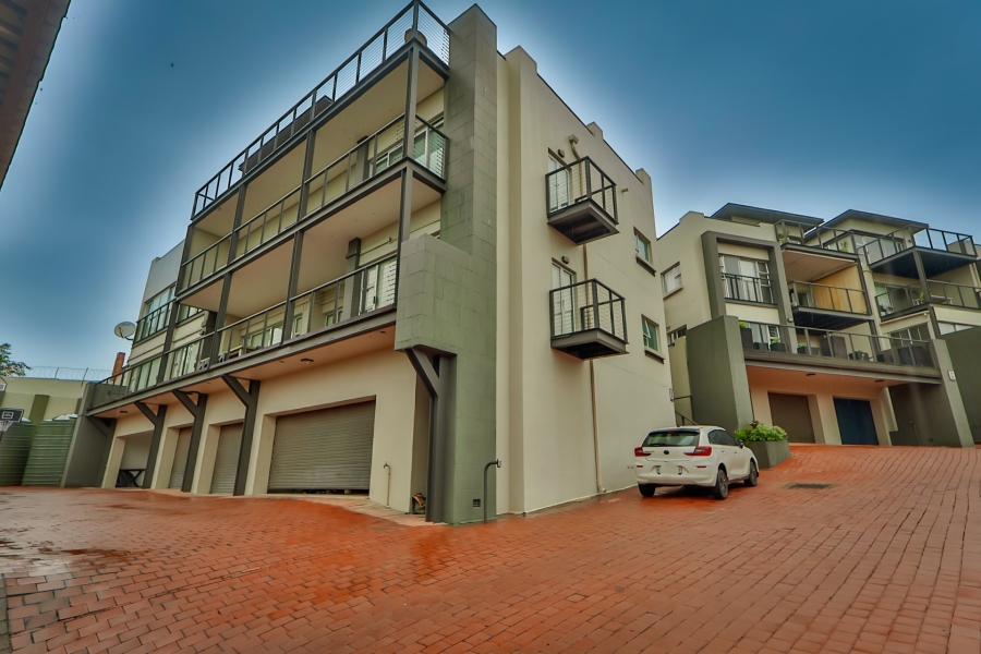 3 Bedroom Property for Sale in Hurlingham Gauteng