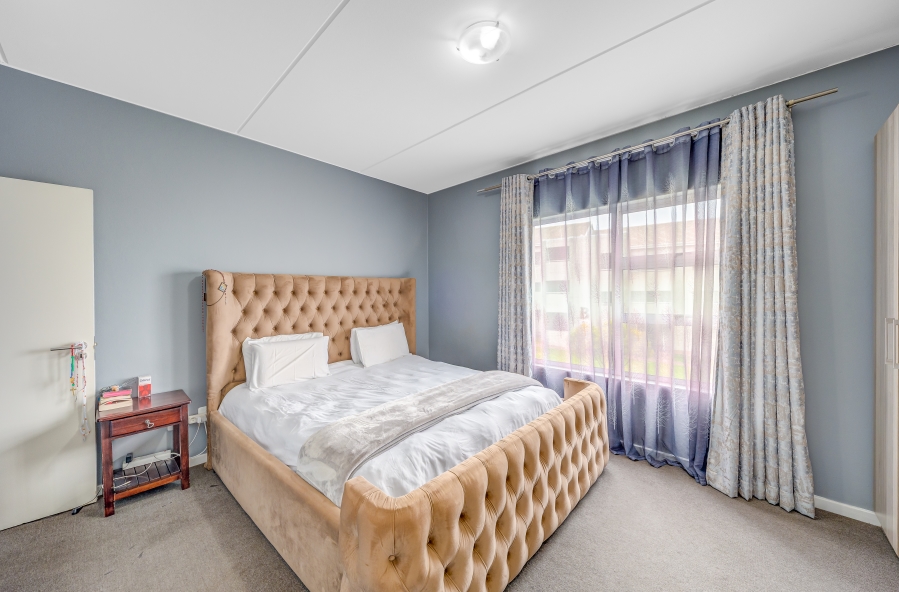 2 Bedroom Property for Sale in Blue Hills Gauteng