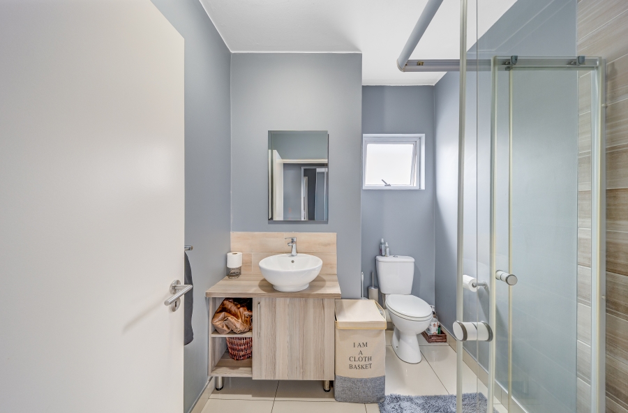 2 Bedroom Property for Sale in Blue Hills Gauteng