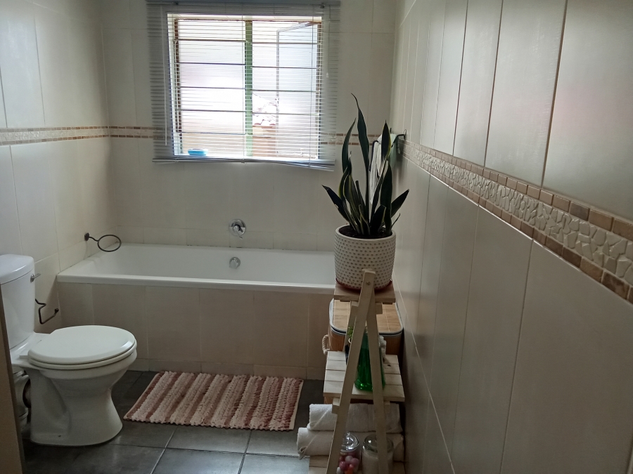 3 Bedroom Property for Sale in Weltevreden Park Gauteng
