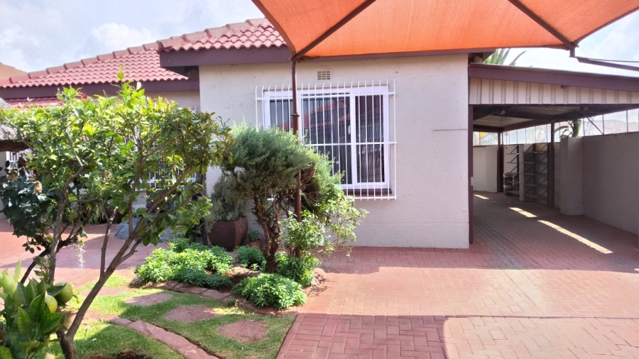 3 Bedroom Property for Sale in Eike Park Gauteng