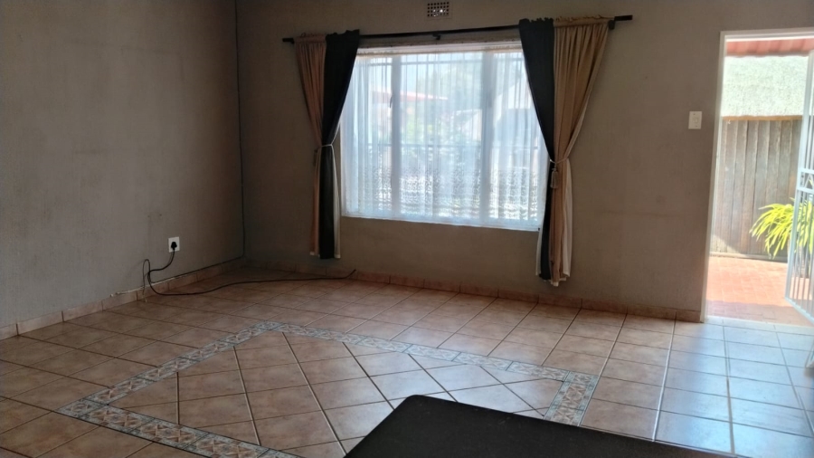 3 Bedroom Property for Sale in Eike Park Gauteng