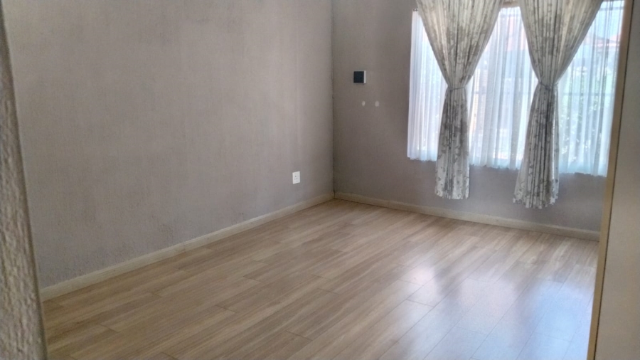 3 Bedroom Property for Sale in Eike Park Gauteng