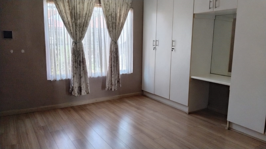 3 Bedroom Property for Sale in Eike Park Gauteng