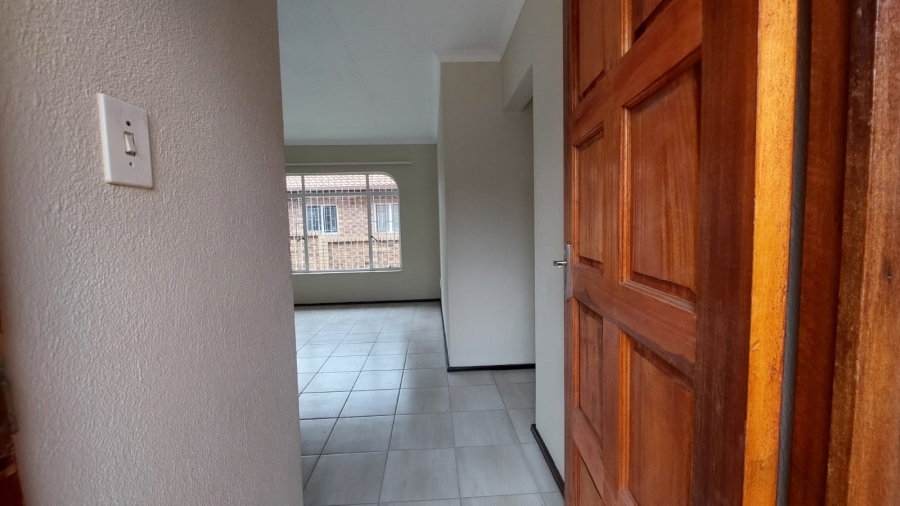 2 Bedroom Property for Sale in Randpoort Gauteng