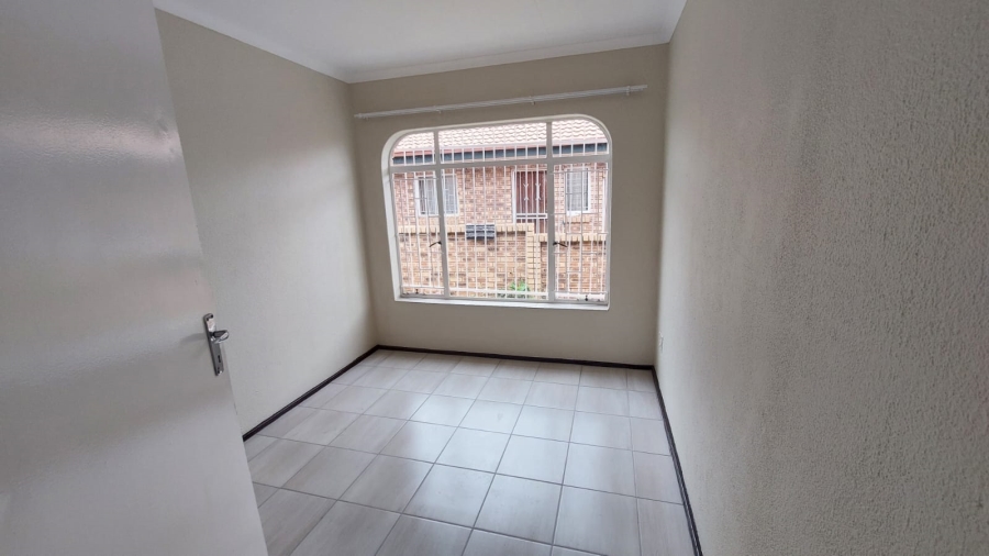 2 Bedroom Property for Sale in Randpoort Gauteng
