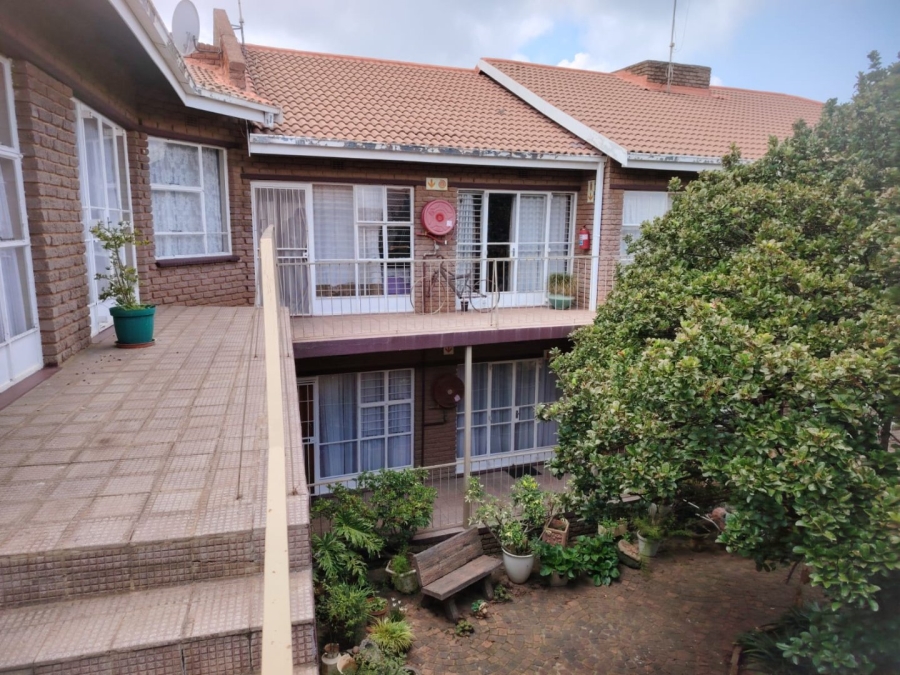 2 Bedroom Property for Sale in Greenhills Gauteng