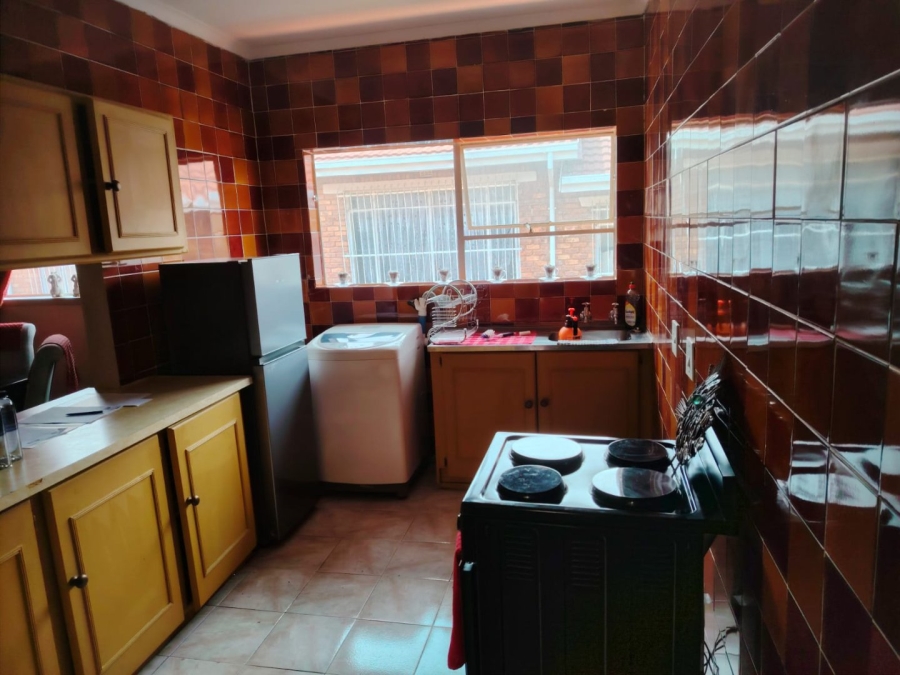 2 Bedroom Property for Sale in Greenhills Gauteng