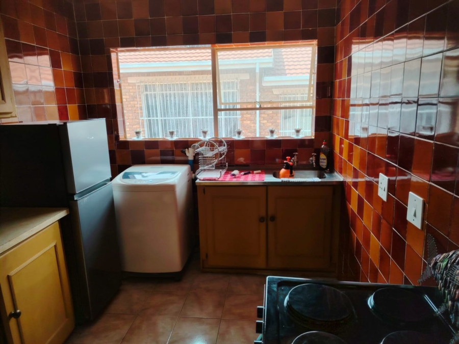 2 Bedroom Property for Sale in Greenhills Gauteng