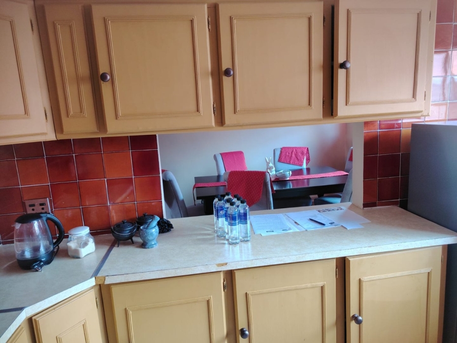 2 Bedroom Property for Sale in Greenhills Gauteng