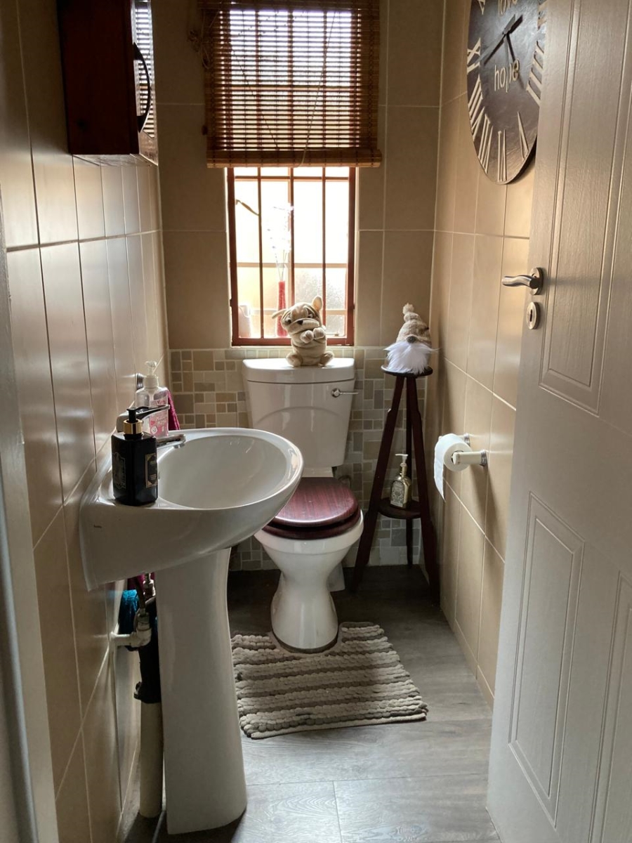 To Let 3 Bedroom Property for Rent in Willowbrook Gauteng