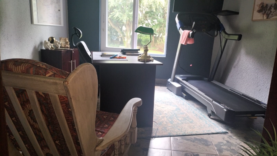 5 Bedroom Property for Sale in Loumarina A H Gauteng