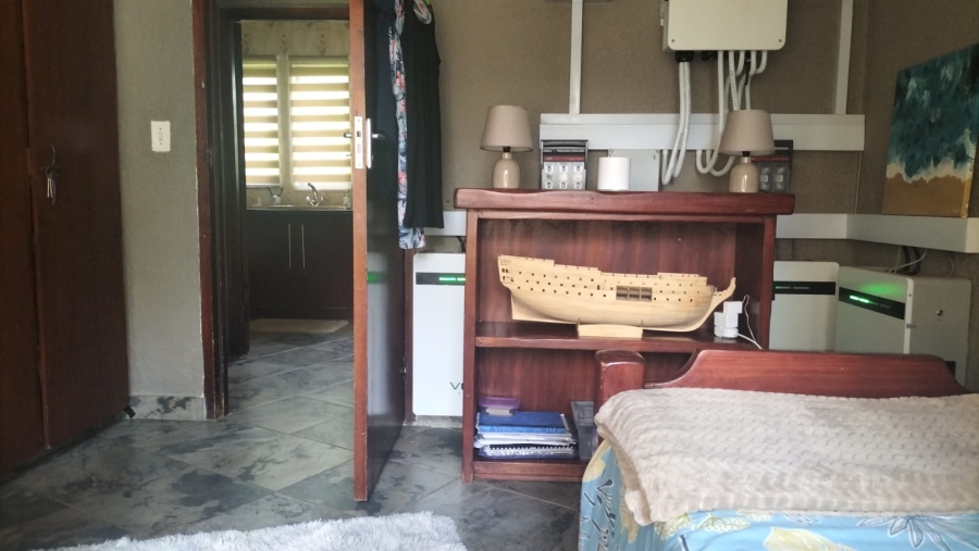 5 Bedroom Property for Sale in Loumarina A H Gauteng