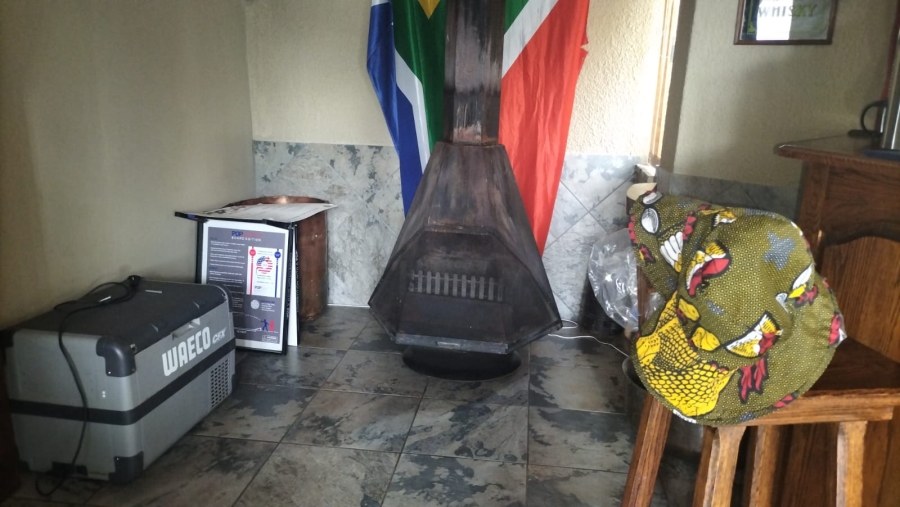 5 Bedroom Property for Sale in Loumarina A H Gauteng