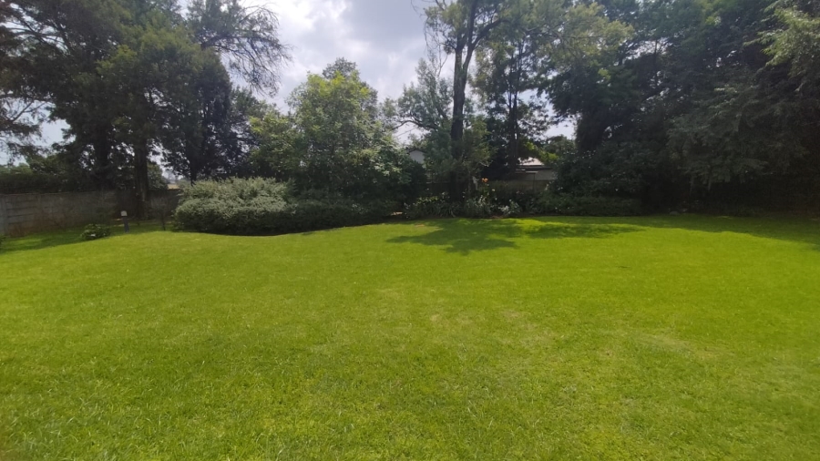 5 Bedroom Property for Sale in Loumarina A H Gauteng