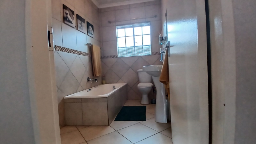 3 Bedroom Property for Sale in Wilbotsdal A H Gauteng