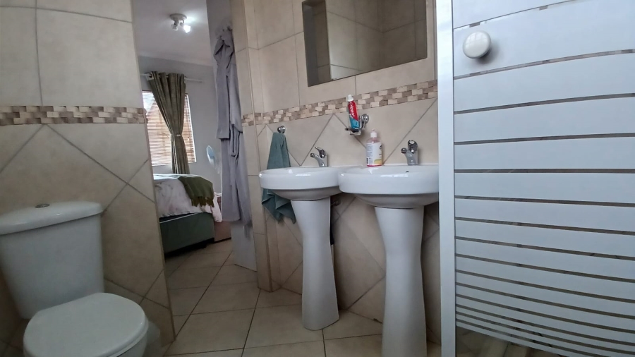 3 Bedroom Property for Sale in Wilbotsdal A H Gauteng