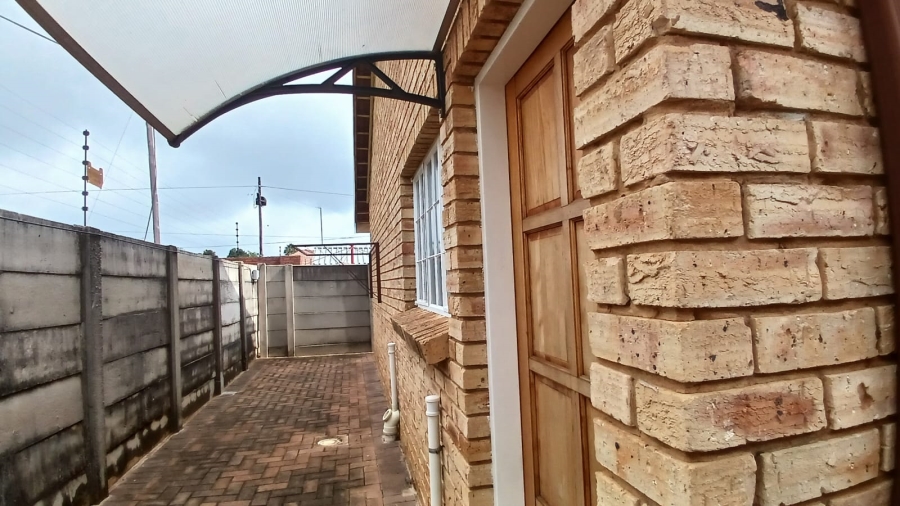 3 Bedroom Property for Sale in Wilbotsdal A H Gauteng