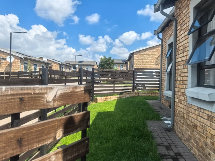 2 Bedroom Property for Sale in Groblerpark Gauteng
