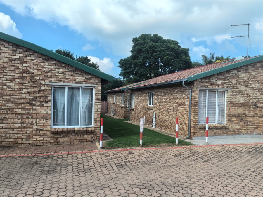 2 Bedroom Property for Sale in Groblerpark Gauteng